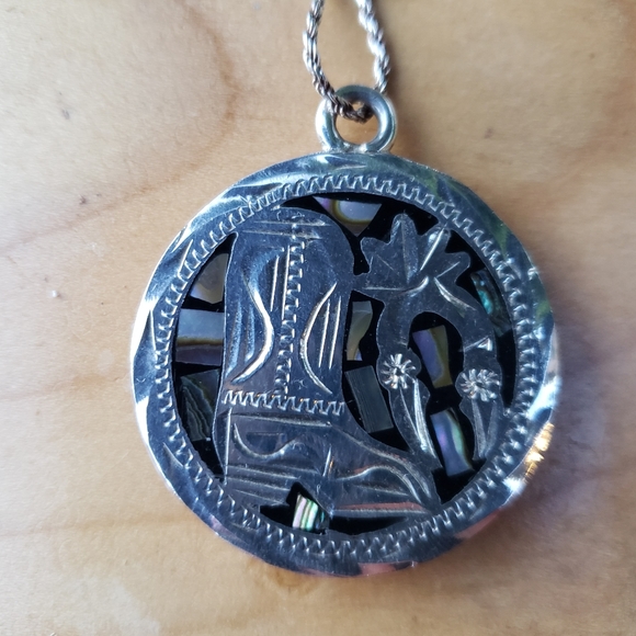 Sterling Silver and Abalone Mexican Vaqueros art necklace from Guadalajara - Picture 2 of 5